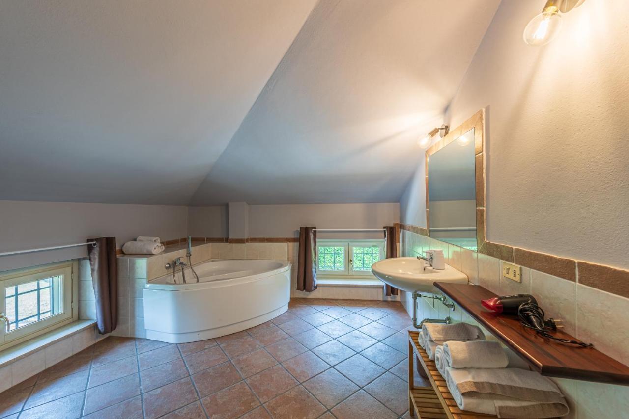 Villa Cornelia , Entire Villa With Private Pool Corneliano d'Alba Dış mekan fotoğraf