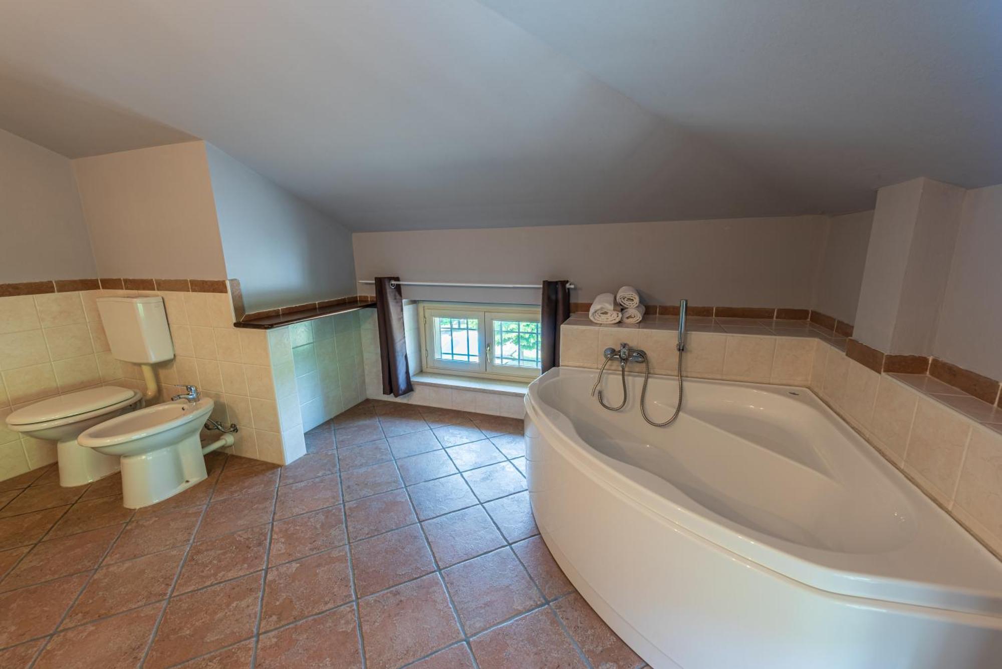 Villa Cornelia , Entire Villa With Private Pool Corneliano d'Alba Dış mekan fotoğraf